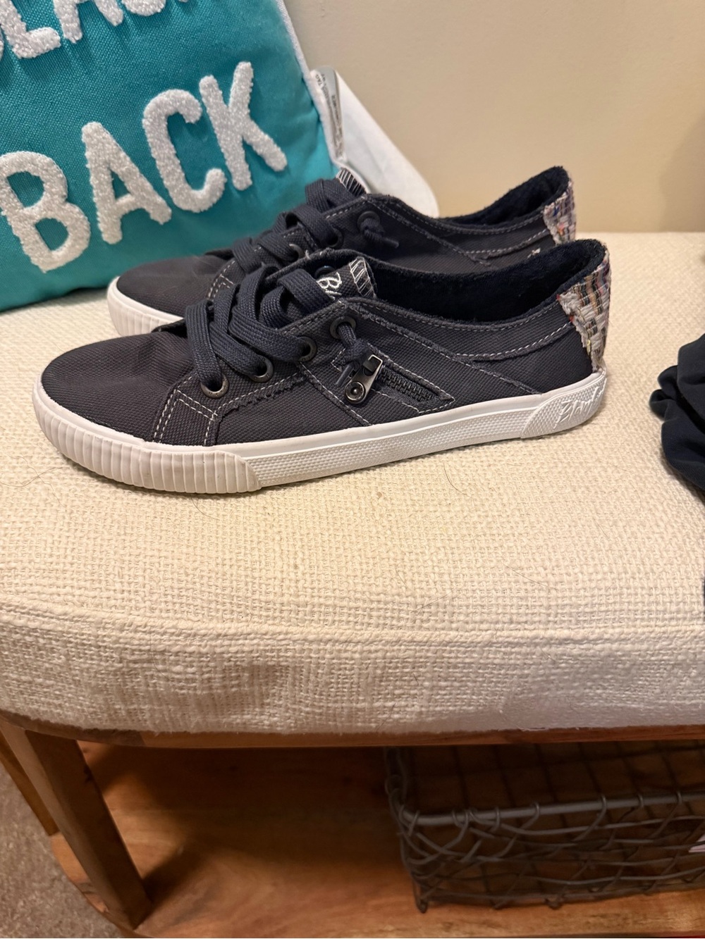 Women’s Dark Navy Canvas Low-Top Sneakers with Patterned Heel Accent